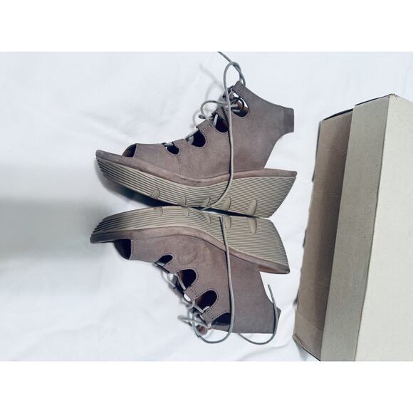 CLARKS Clarene Sandals Women’s Wedges Nubuck Suede Tan lace up sz 7 chunky heel - Picture 3 of 6